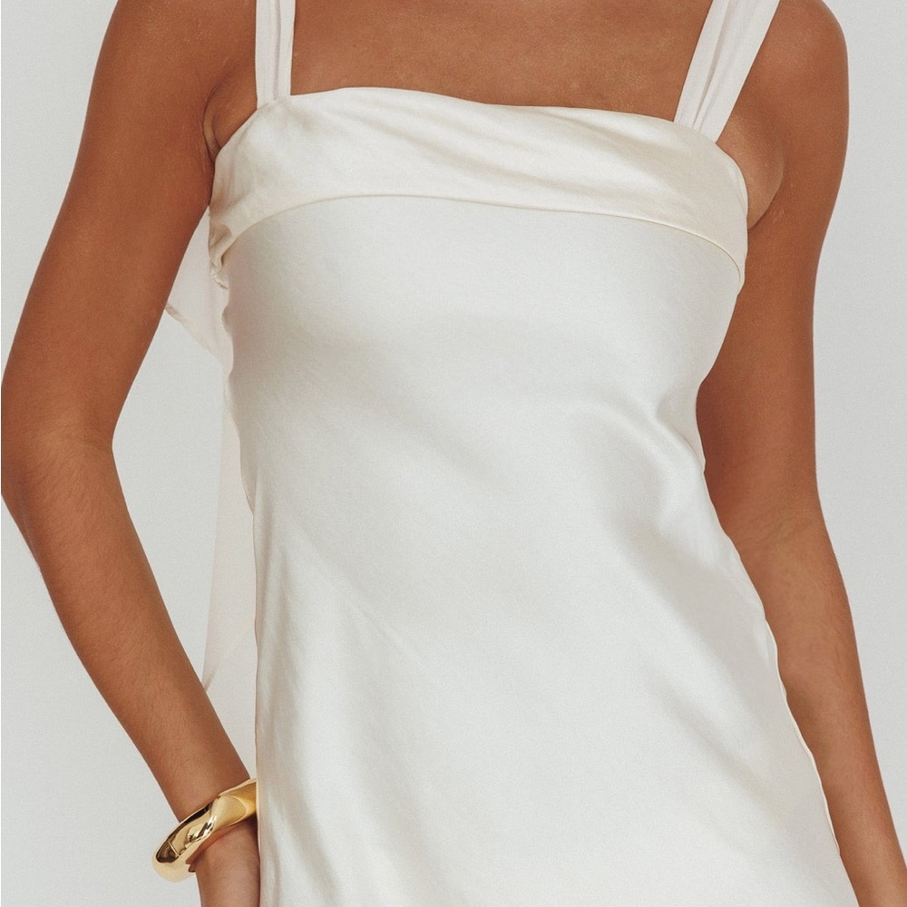 Selfie Leslie- Carmel Shoulder Sash Midi Dress Oyster - Picture 2 of 3